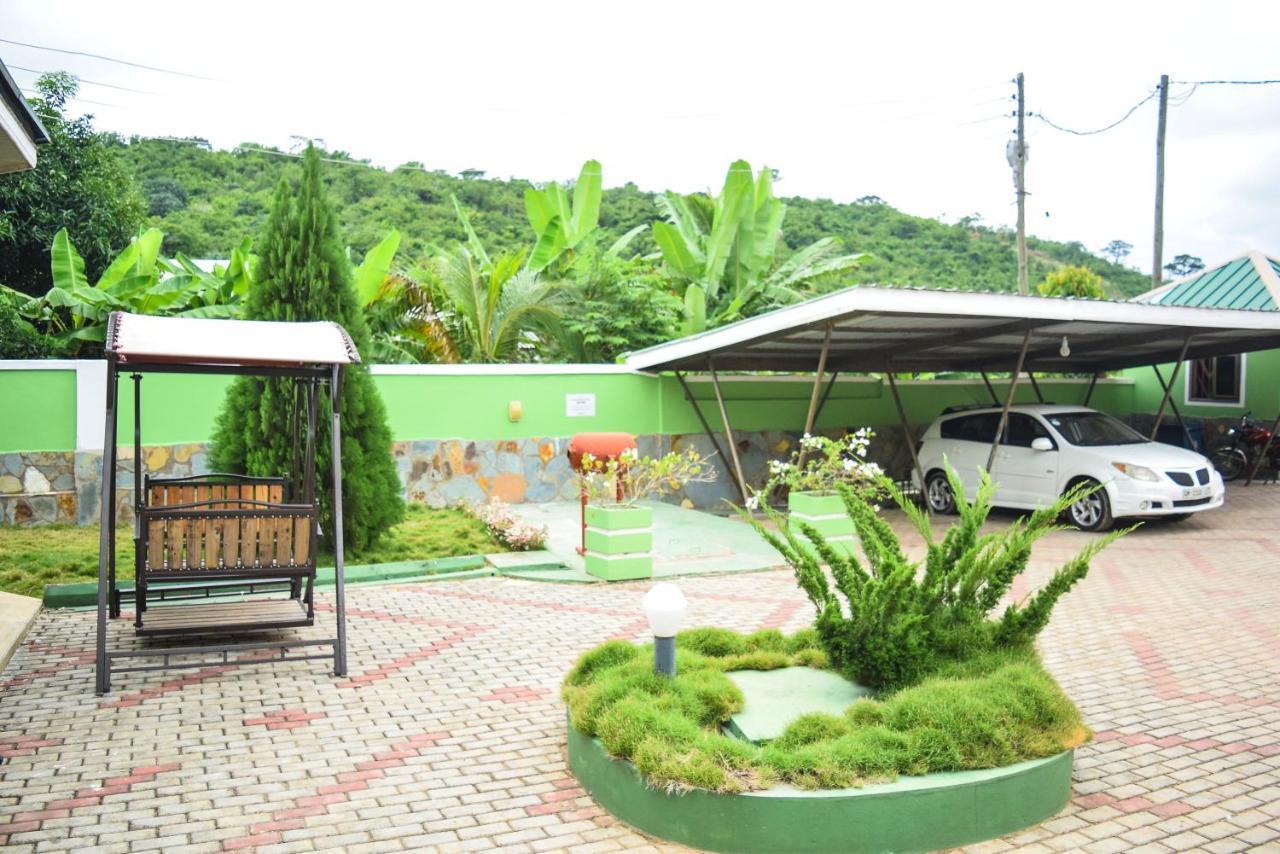 3A'S Guest House Akosombo Exterior foto