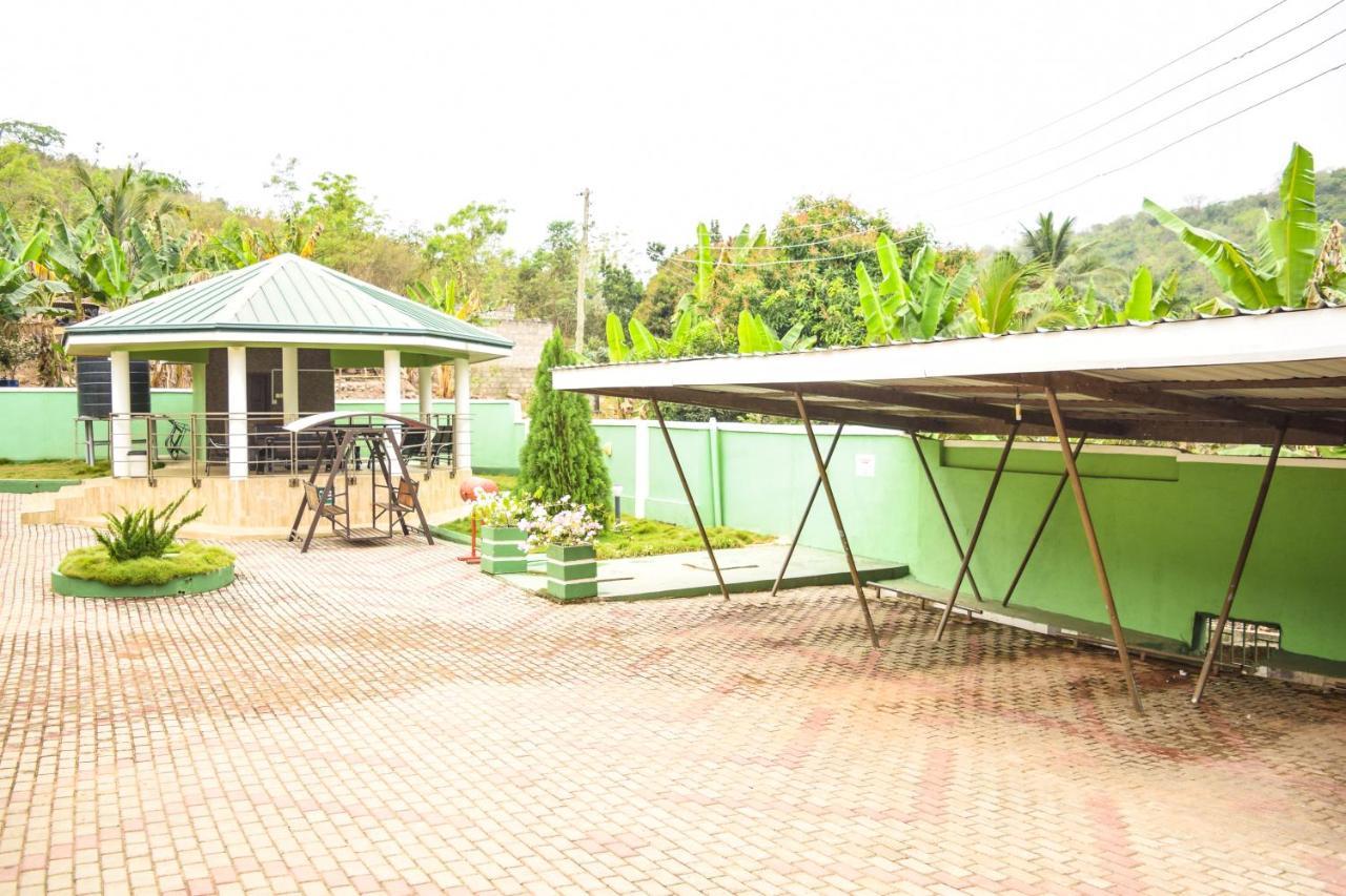 3A'S Guest House Akosombo Exterior foto