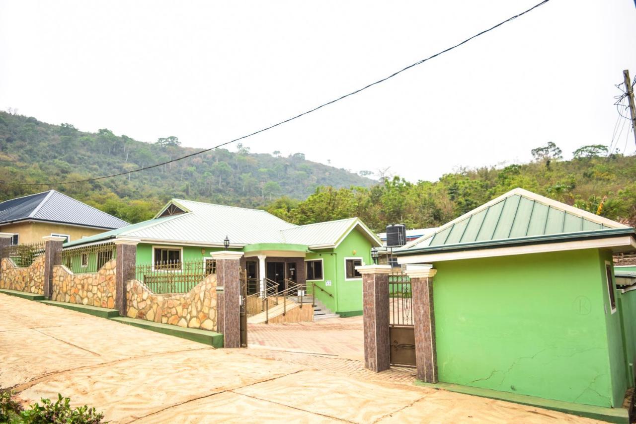 3A'S Guest House Akosombo Exterior foto